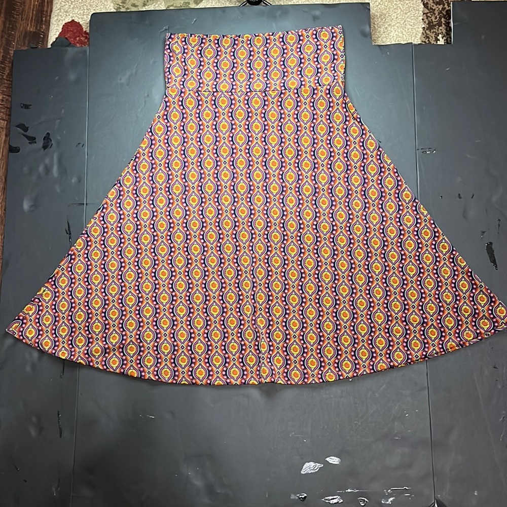 LulaRoe ladies skirt size S print Sunflowers